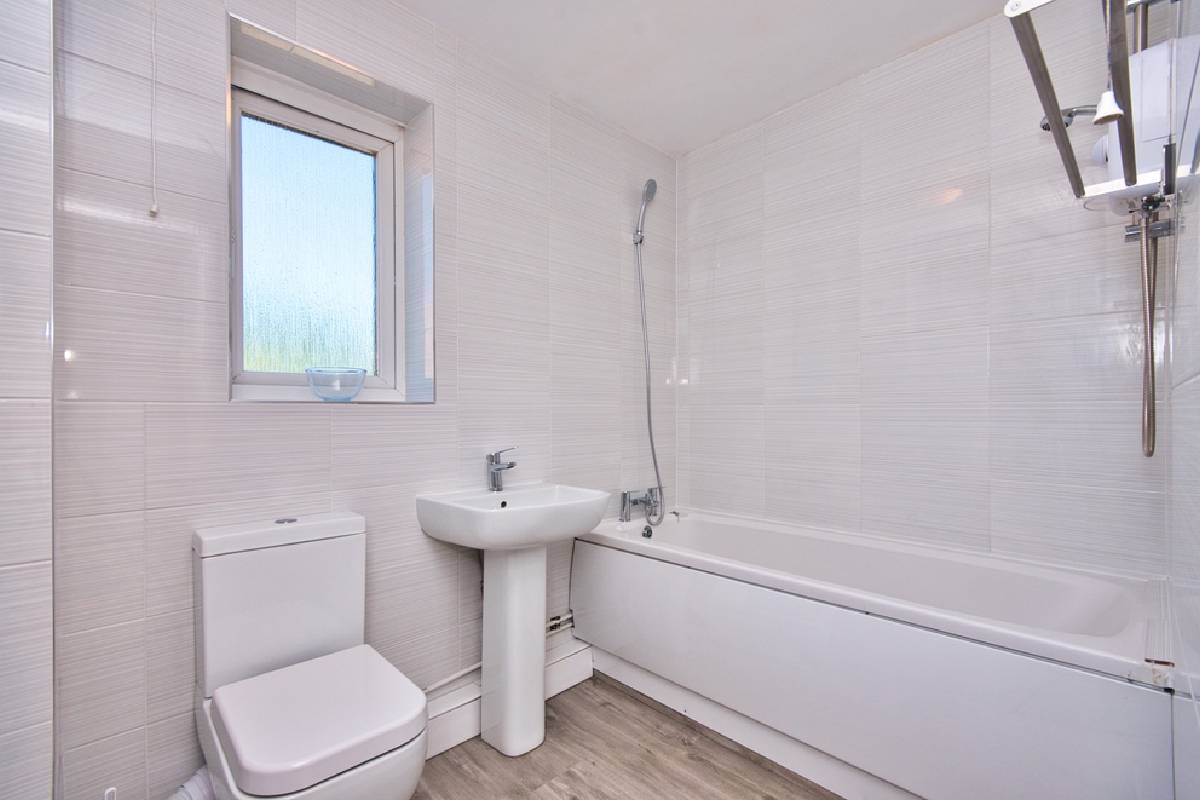 Gas engineers & plumbers in Morden and Surrey. Gas engineers & plumbers in Morden and Surrey.